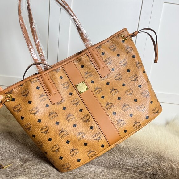 ❤️MCM Medium Tote Bag - Picture 7 of 9